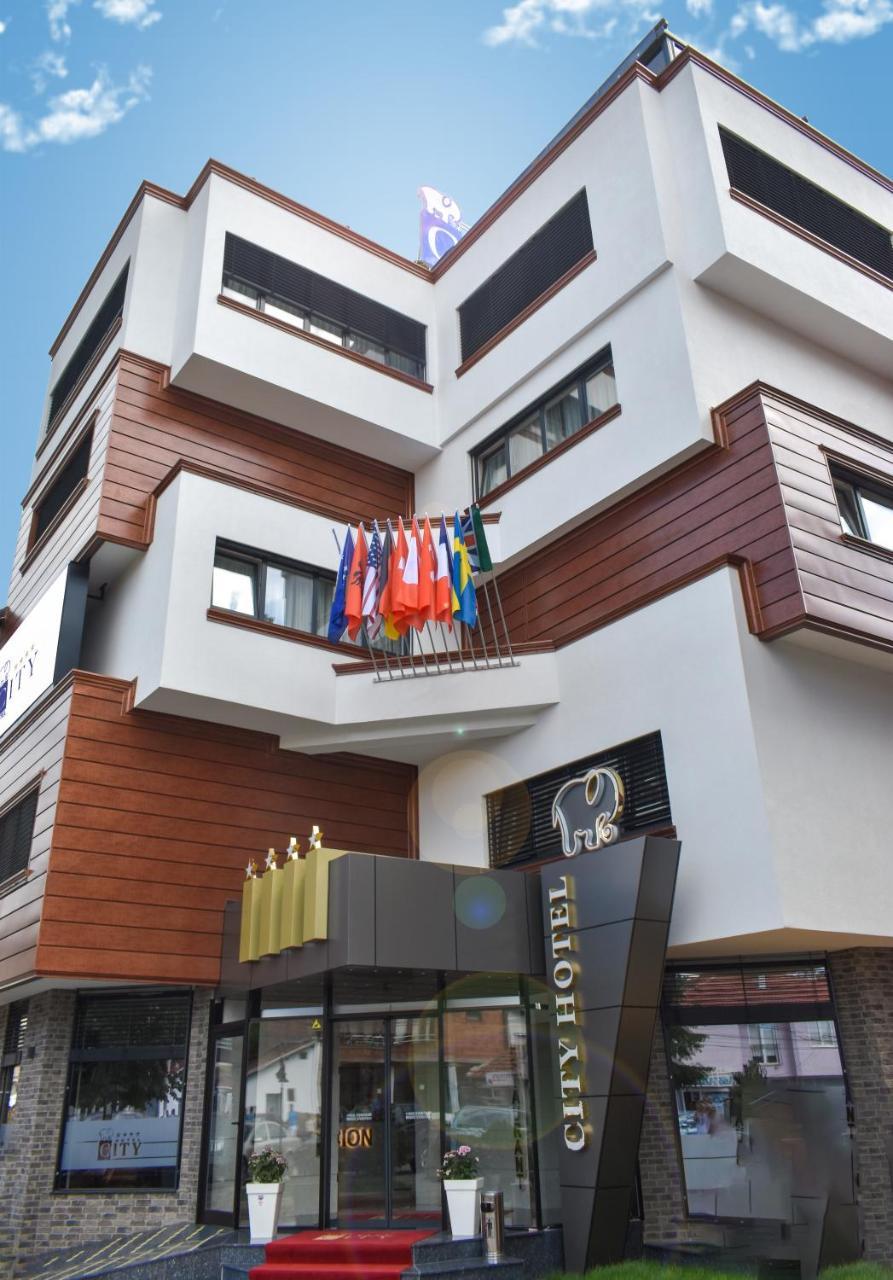 City Hotel Призрен Экстерьер фото
