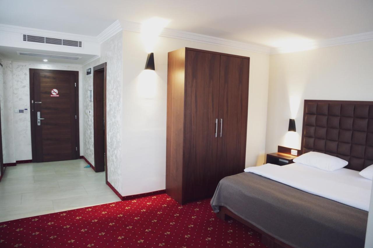 City Hotel Призрен Экстерьер фото