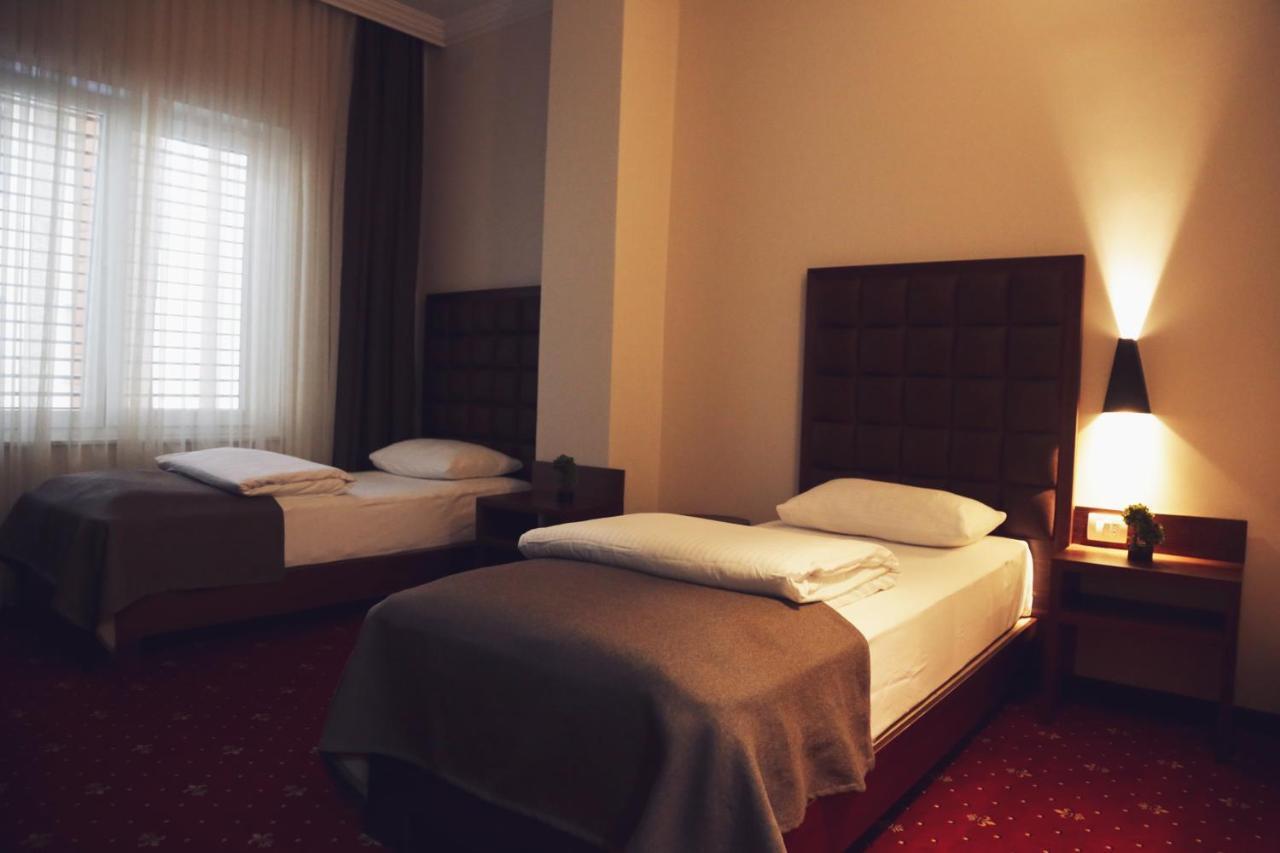 City Hotel Призрен Экстерьер фото
