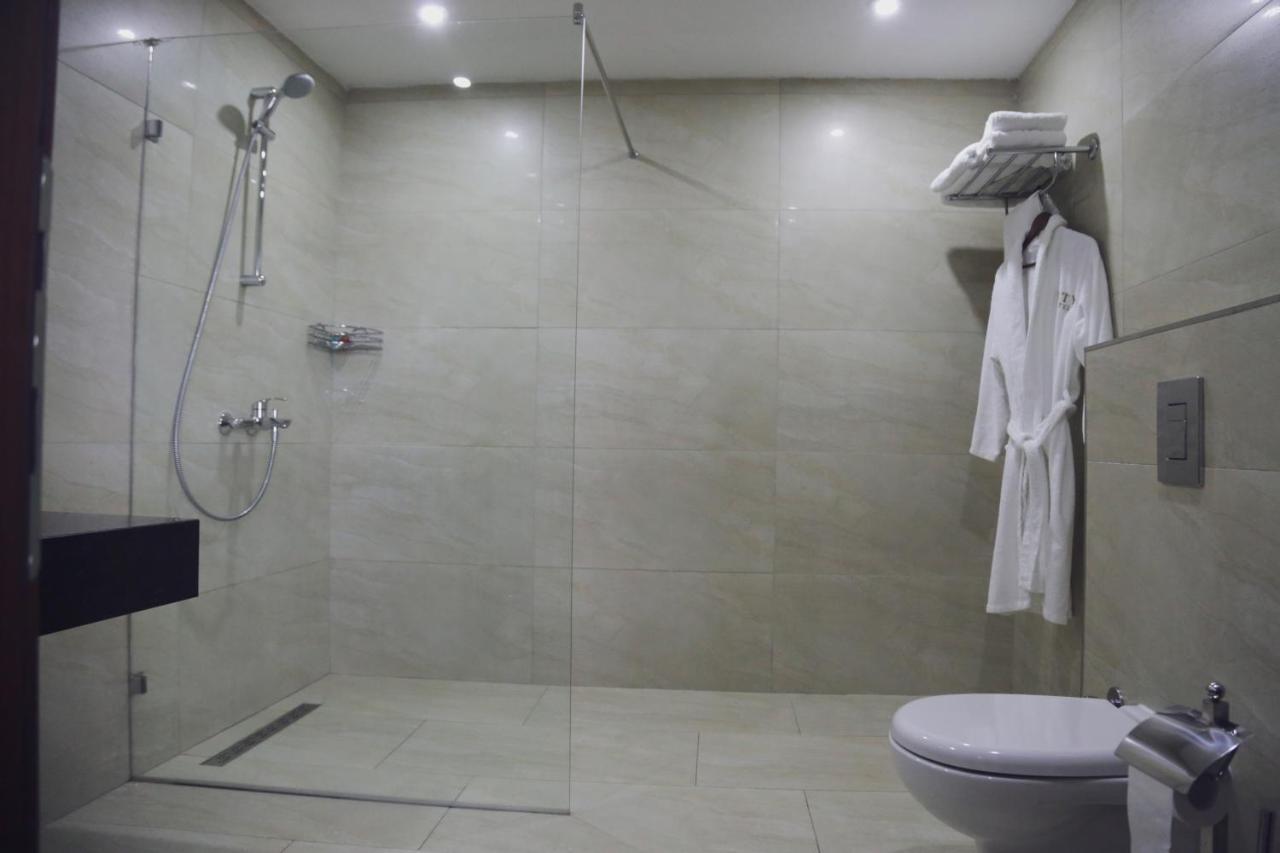 City Hotel Призрен Экстерьер фото